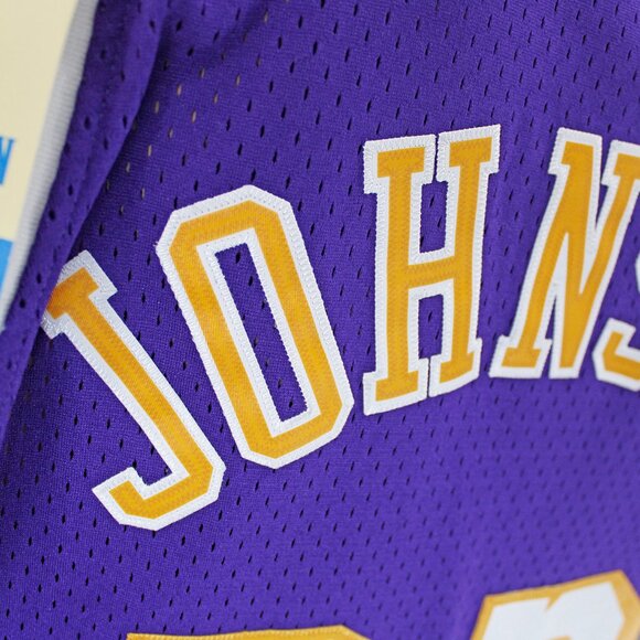 LA Lakers Adidas Magic Johnson HWC Jersey/Mitchell & Ness Men's Championship Tee - Picture 12 of 15
